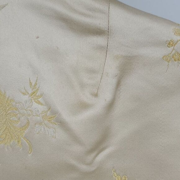 Chinese  vintage women's  red and creme reversible jacket - Picture 6 of 7